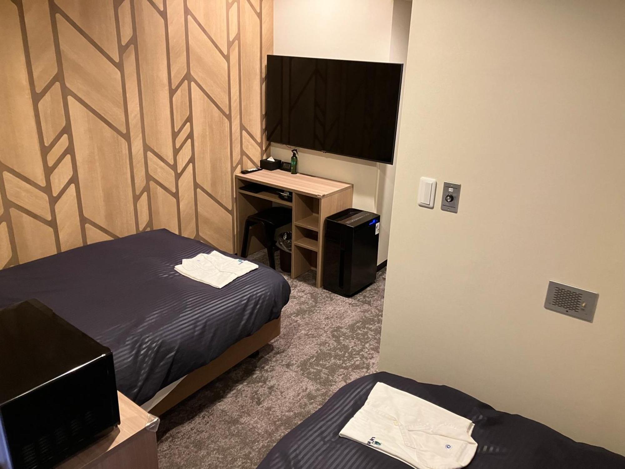 Hotel Livemax Mihara Ekimae Bagian luar foto